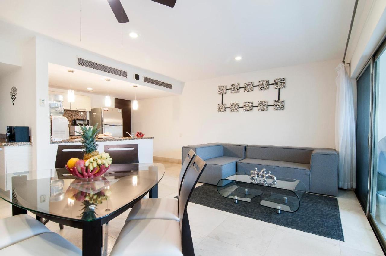Luxurious & Central Condo In Playa Steps From The Beach Playa del Carmen Exterior foto